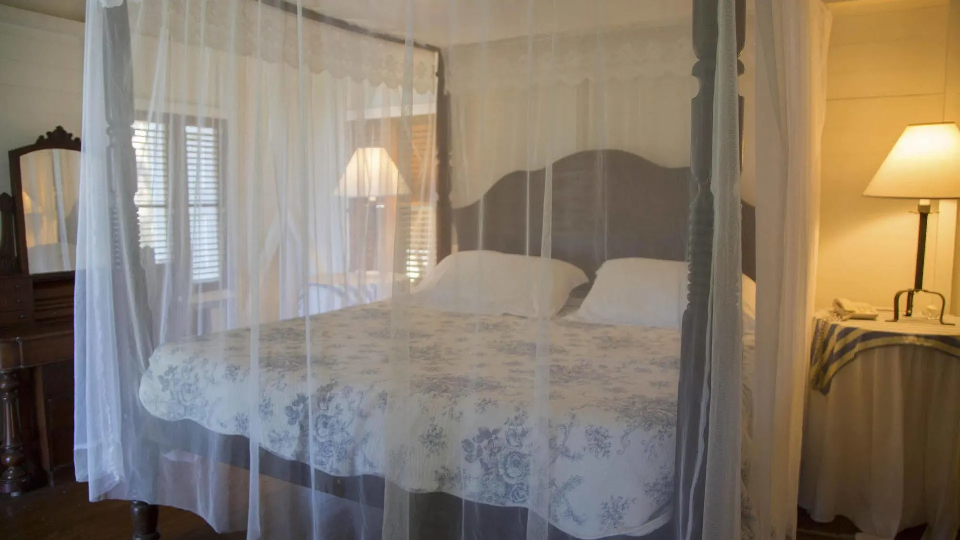 The Hermitage Hotel Pond Hill Guest house